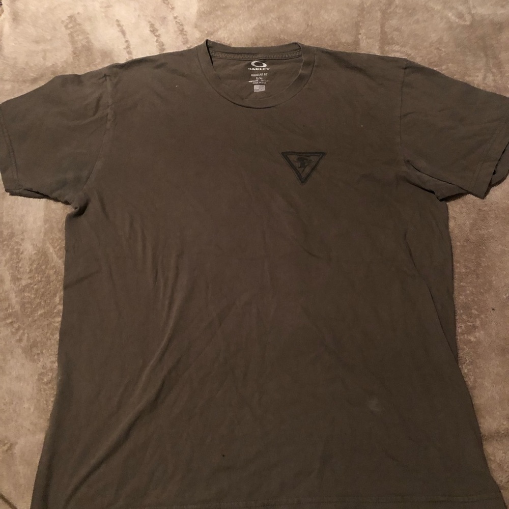Oakley T-shirt
